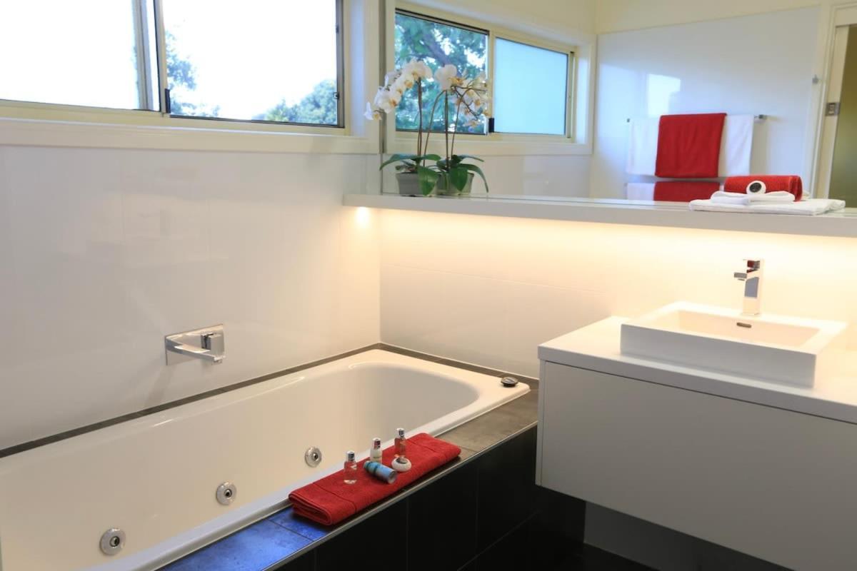 Inglenook Luxury Spa Cottage For Two Cowes Zewnętrze zdjęcie